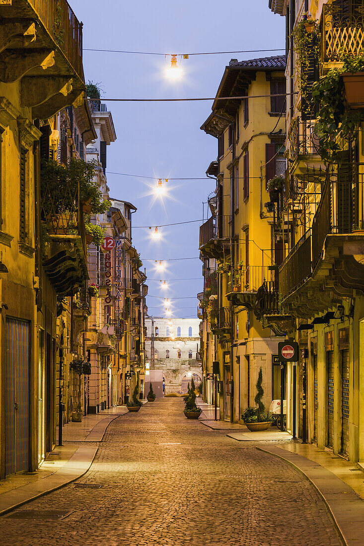 'Corso Porta Borsaari; Verona, Italy'