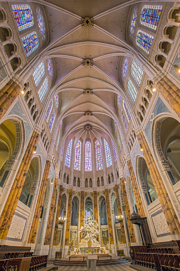 He choir with the statue of the assumption of the virgin mary made of carrara marble by the sculptor charles-antoine bridan, interior of the our lady of chartres cathedral, listed as a world heritage site by unesco, eure-et-loir (28), france