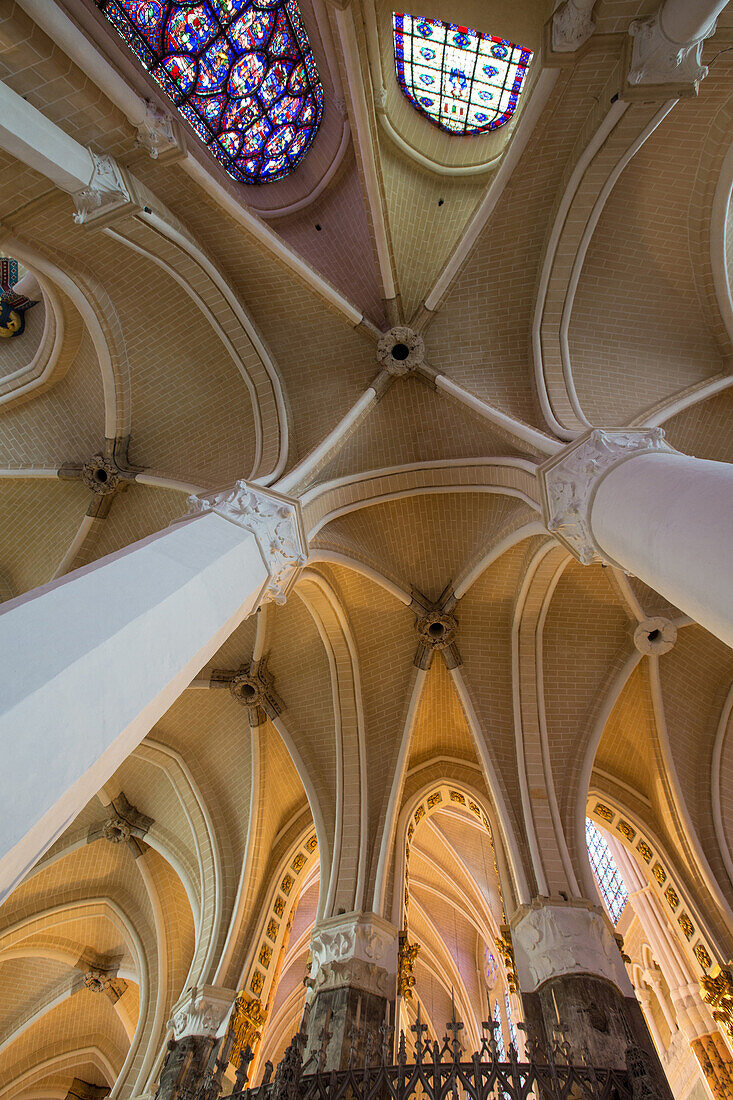 Columns and vaulting in the side aisle, interior of the our lady of chartres cathedral, listed as a world heritage site by unesco, eure-et-loir (28), france