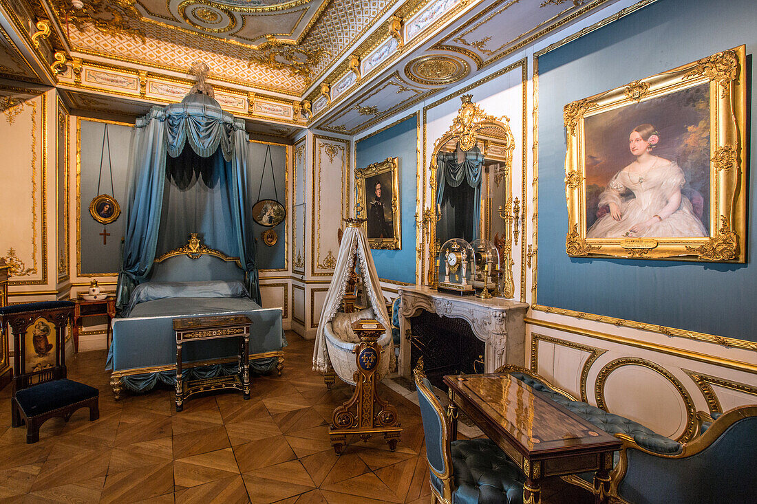 Bedroom of the duchess d'aumale (1822-1869), small apartments created in 1845 and 1846 by the painter and decorator eugene lami, chateau de chantilly, oise (60), france