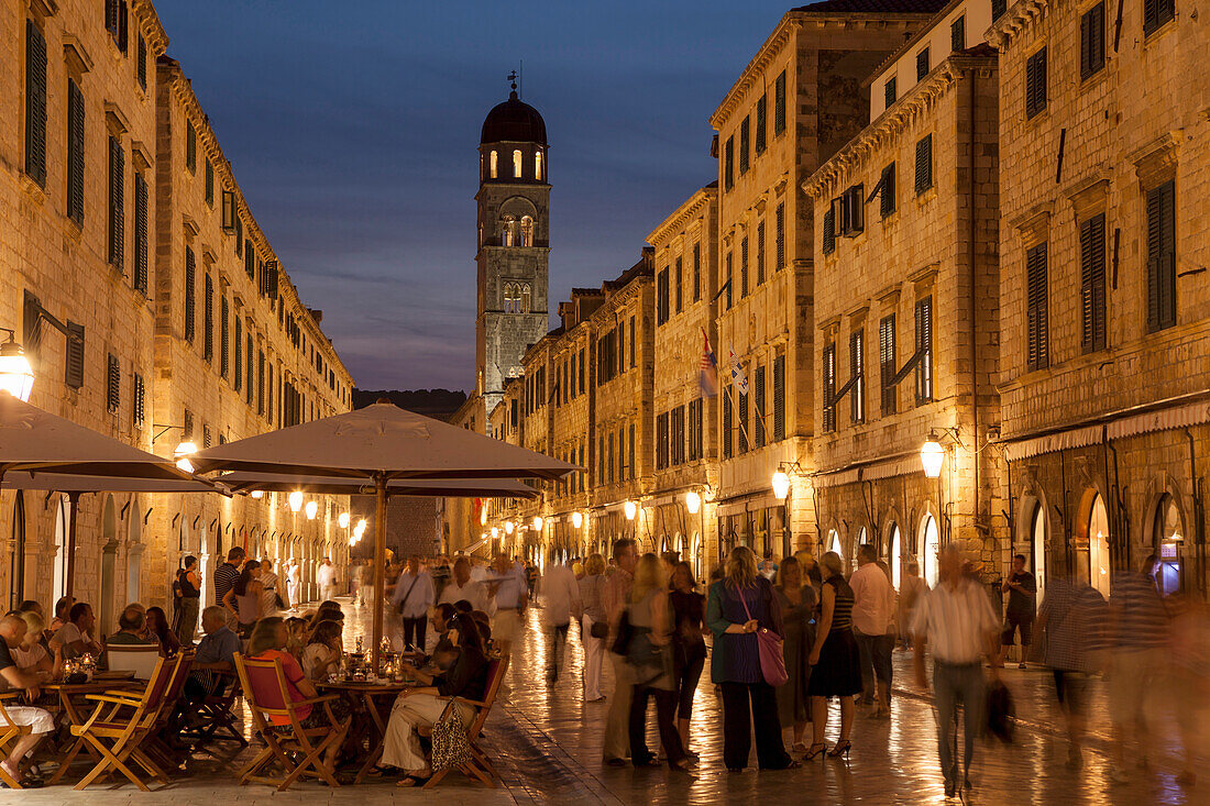 Stradun, Placa at dusk, Dubrovnik, Croatia, Europe