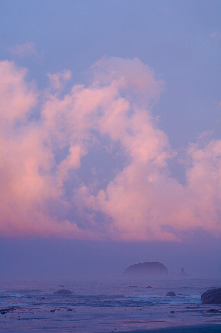 'Olympic National Park, Washington, United States Of America; Sunrise On The Olympic Coast'