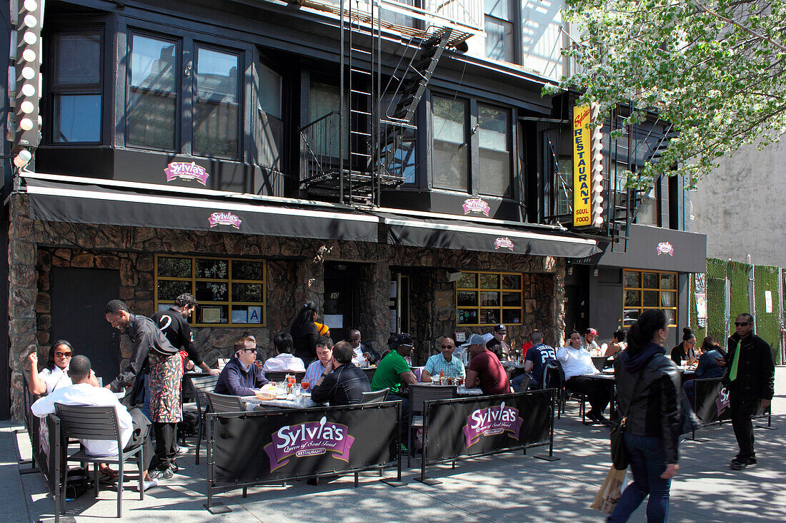 Sylvia's restaurant on Lenox Avenue (Malcolm X Boulevard) at West 127th street, Harlem, Manhattan, New York City, USA