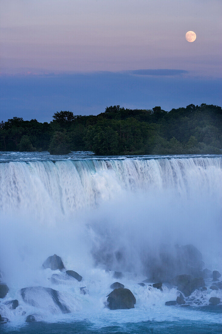 The American Falls At Dusk With Full Moon - Niagara Falls -New York Usa
