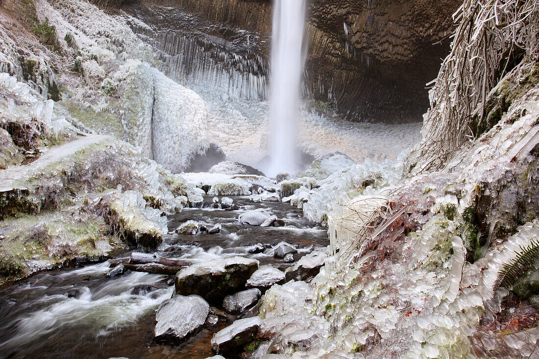 'Winter Ice Storm By Latourell Falls; Columbia River Gorge, Oregon, Usa'