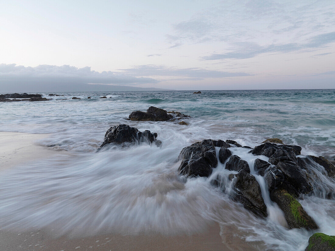 Ocean Tide, Maui, Hawaii, Usa