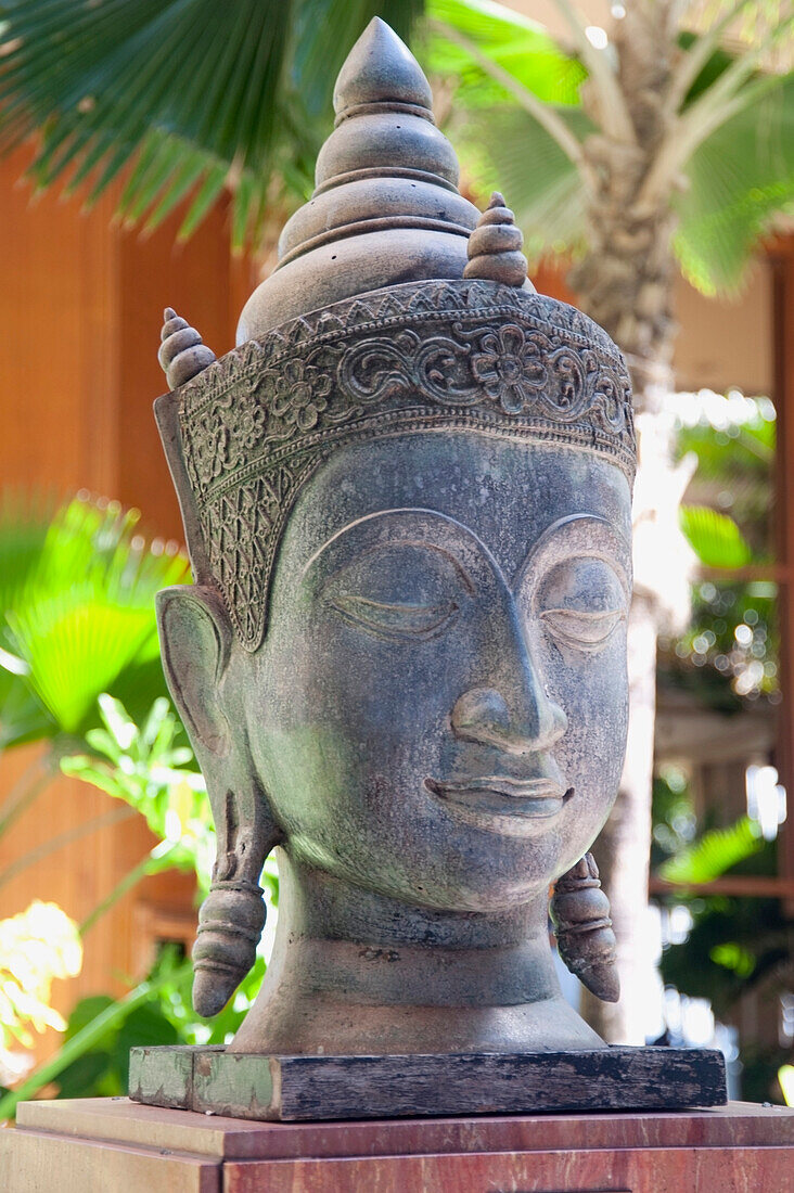 'Maui, Hawaii, Usa; Sculpture Of A Bust'