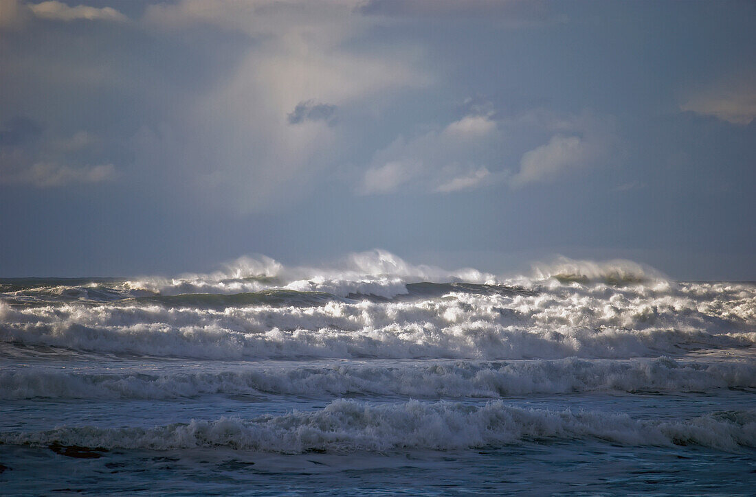 'Big waves break along the Oregon coast; Gearhart, Oregon, United States of America'