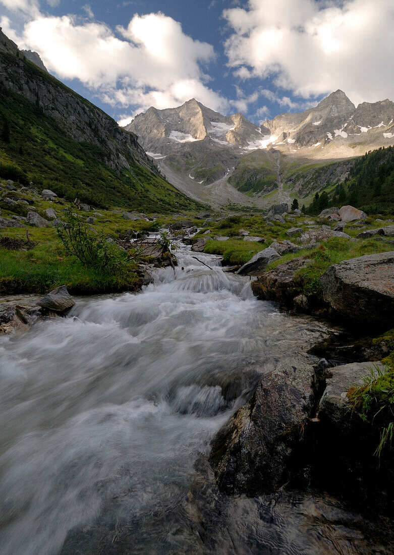 Nordflanke des Grundschartner (3065 m), Zillertaler Alpen, Tirol, Österreich