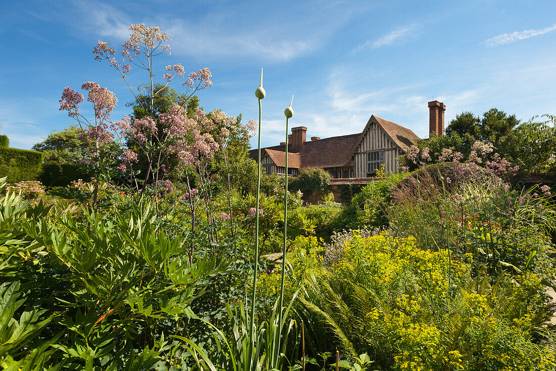 Sunken Garden, Great Dixter Gardens, Northiam, East Sussex, Großbritannien