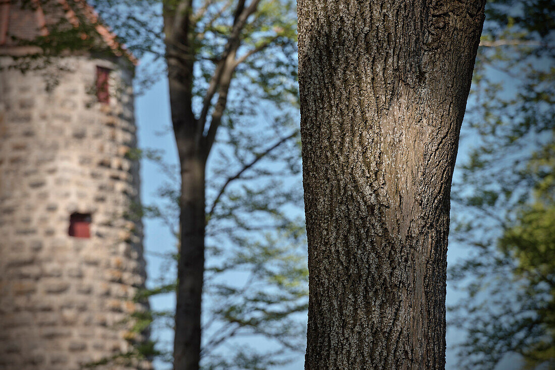 abstrakte an Ansicht auf Ausichtsturm am Albtrauf, Geislingen, Schwäbische Alb, Baden-Württemberg, Deutschland