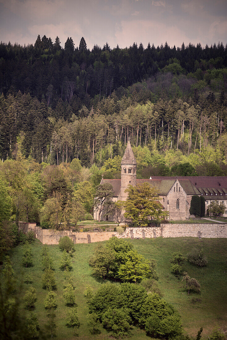 Gesamtansicht des Kloster Lorch, Schwäbische Alb, Baden-Württemberg, Deutschland