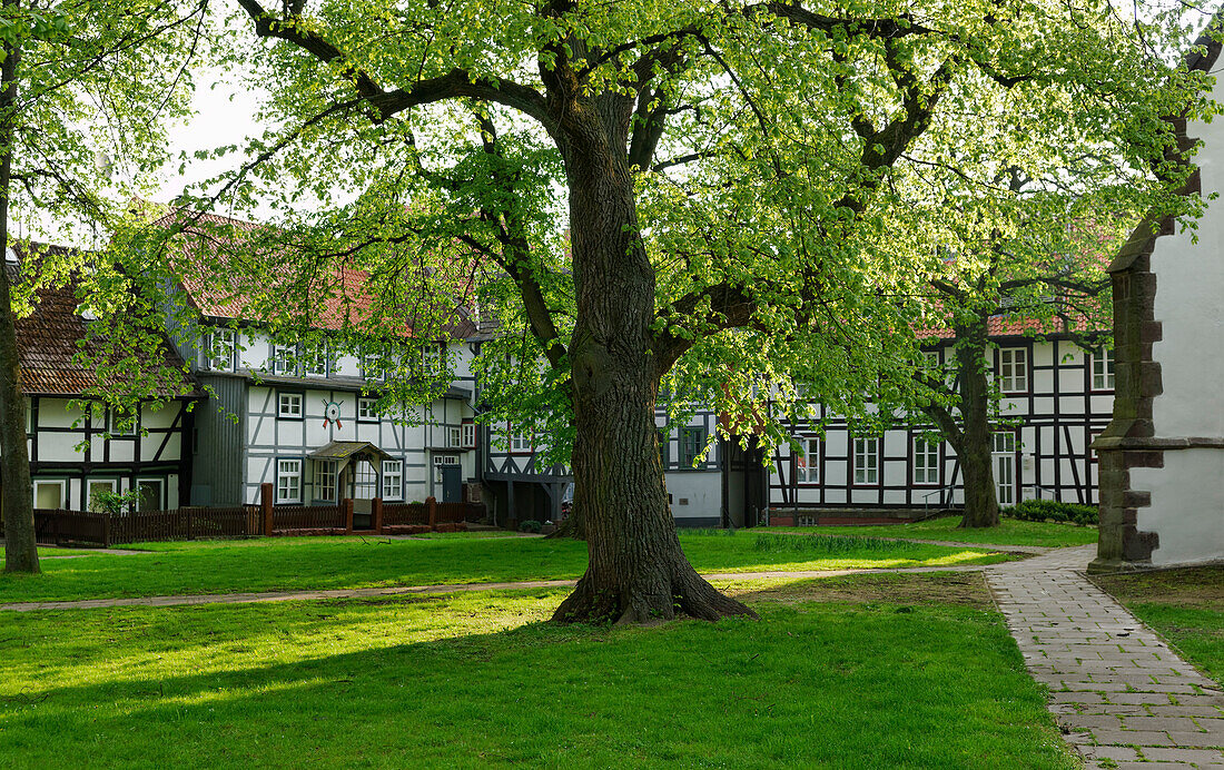 Kirchplatz, Dassel, Niedersachsen, Deutschland