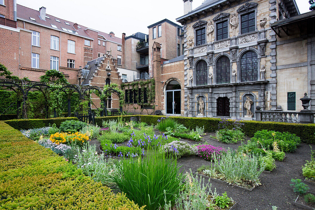 Garten am Rubenshaus Museum, dem ehemaligen Atelier und Wohnhaus von Maler Peter Paul Rubens, 1577-1640, Antwerpen, Flandern, Belgien, Europa