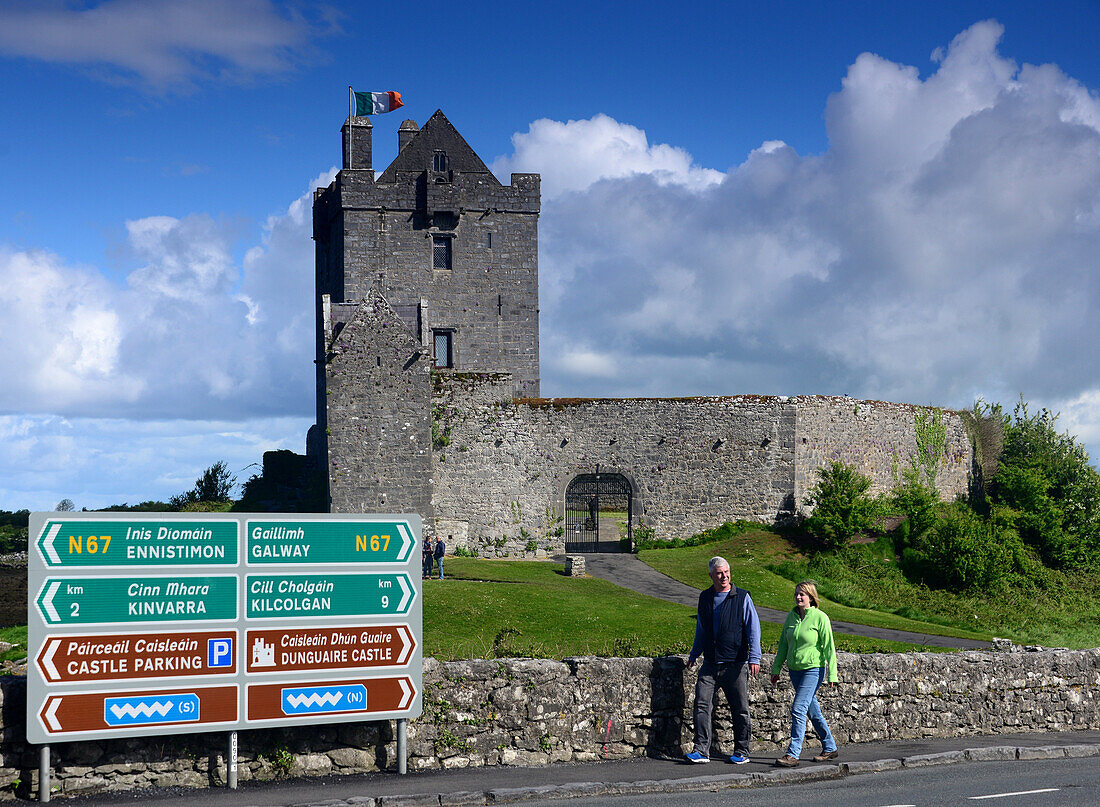 Dunguaire Castle, Kinvarra, Galway Bay, Clare, Irland