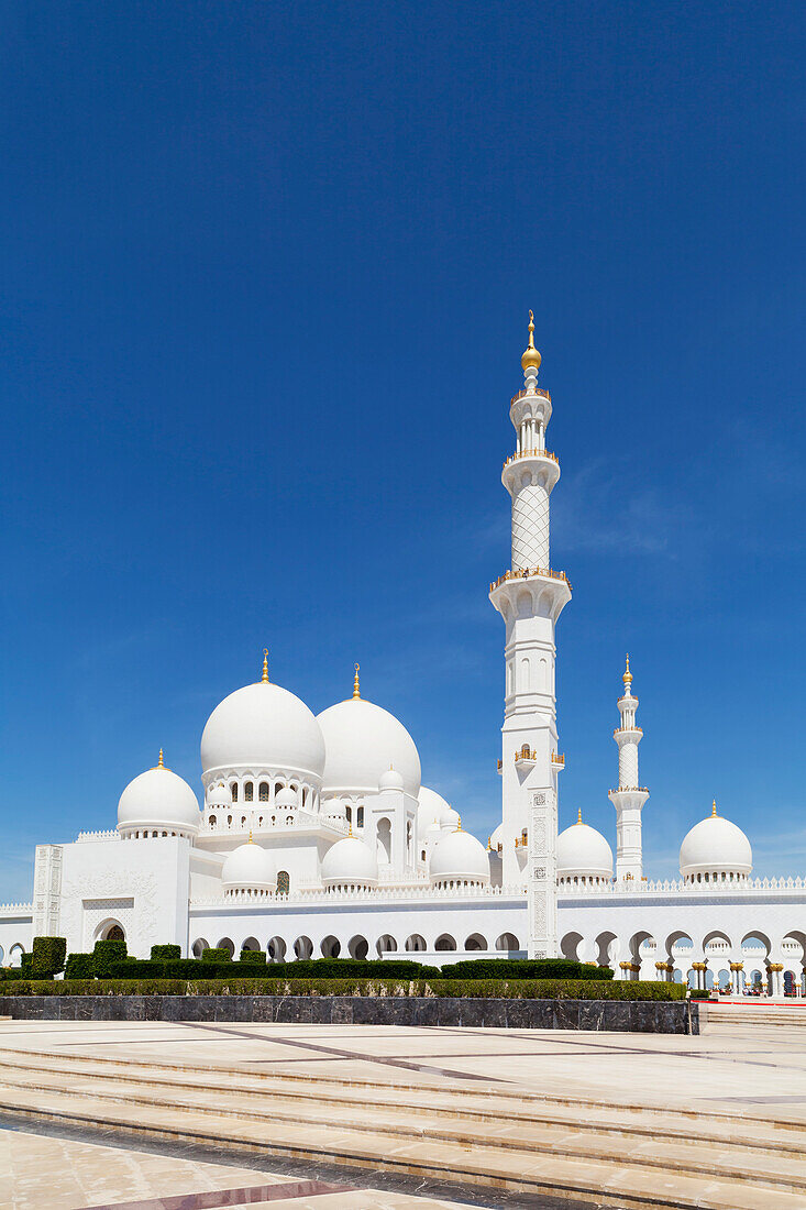 'Sheikh Zayed Grand Mosque; Abu Dhabi, United Arab Emirates'