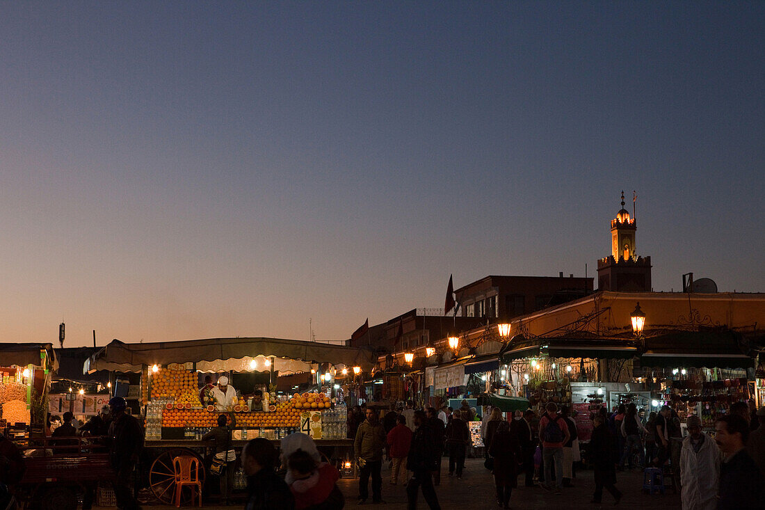 Djemaa el Fna bei Nacht, Marrakesch, Marokko
