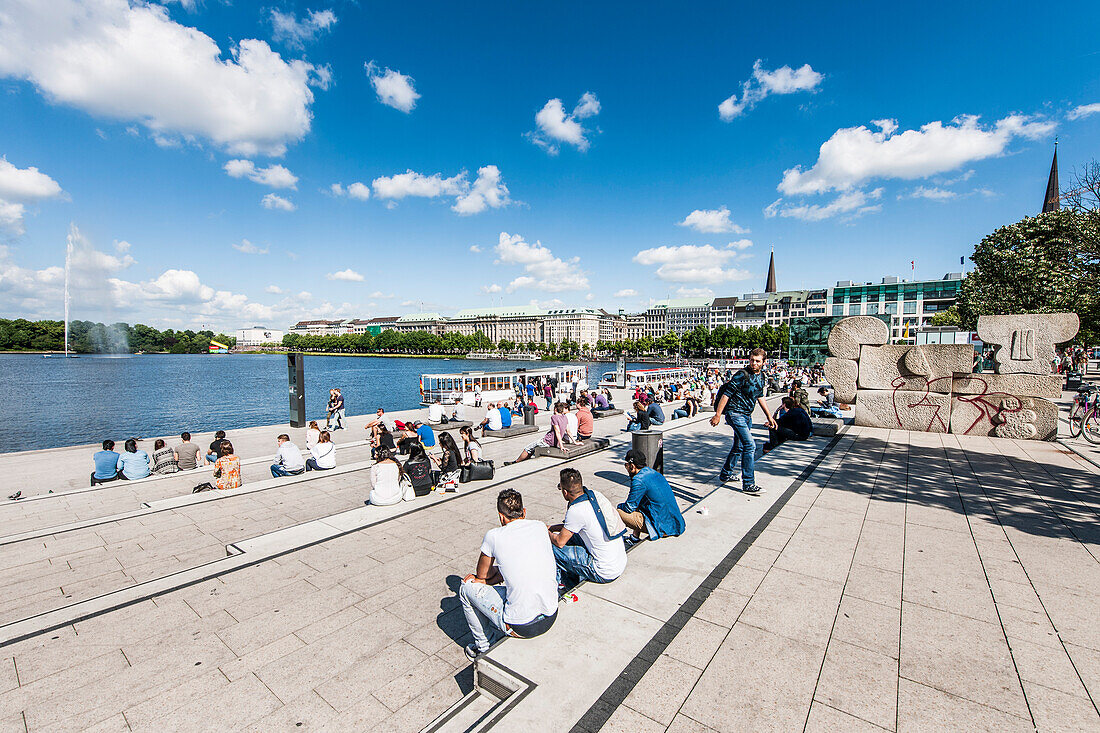 Terrace Jungfernstieg at lake Binnenalster, Hamburg, Germany