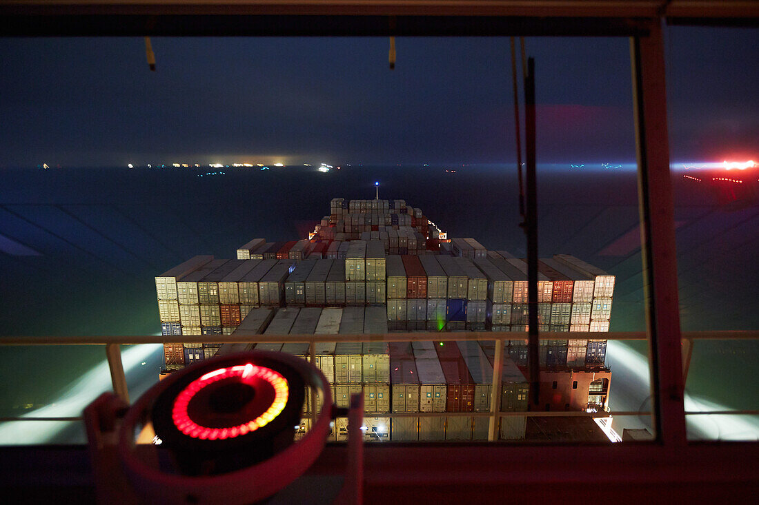 Containerschiff Elly Maersk verlässt Bremerhaven, Bremen, Deutschland