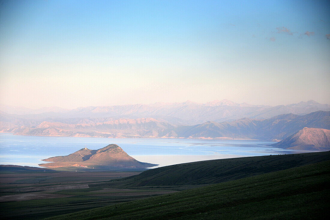 Blick auf den Van See bei Tatvan, Kurdengebiet, Ost-Anatolien, Osttürkei, Türkei