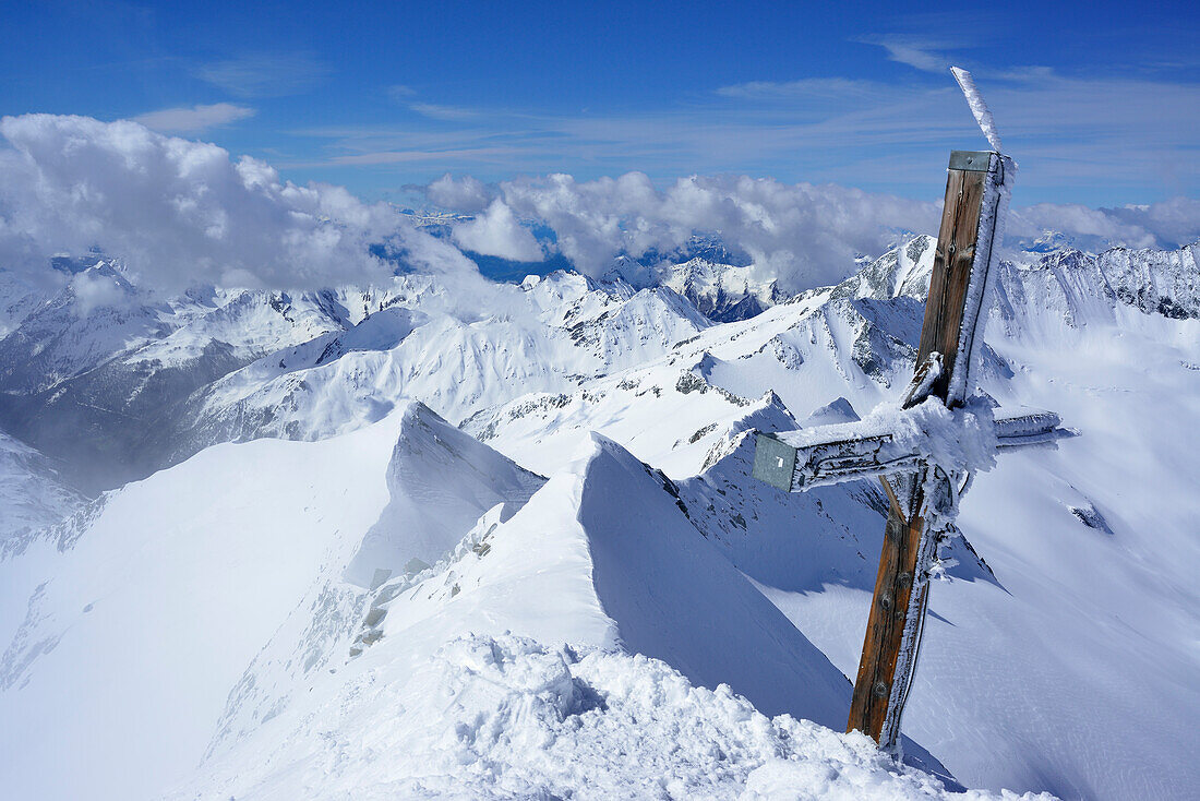 Gipfelkreuz am Großen Möseler, Zillertaler Alpen, Südtirol, Italien
