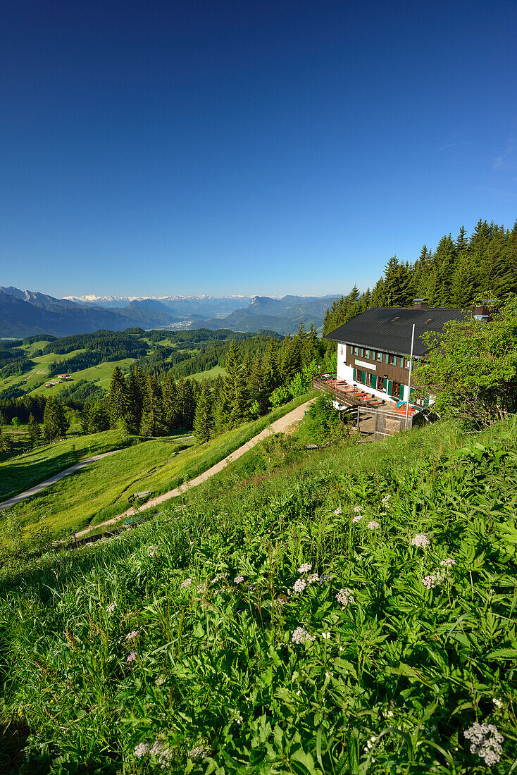 Hut Spitzsteinhaus, Kaiser Mountain Range and Zillertal Alps in background, Erl, Chiemgau Alps, Tyrol, Austria