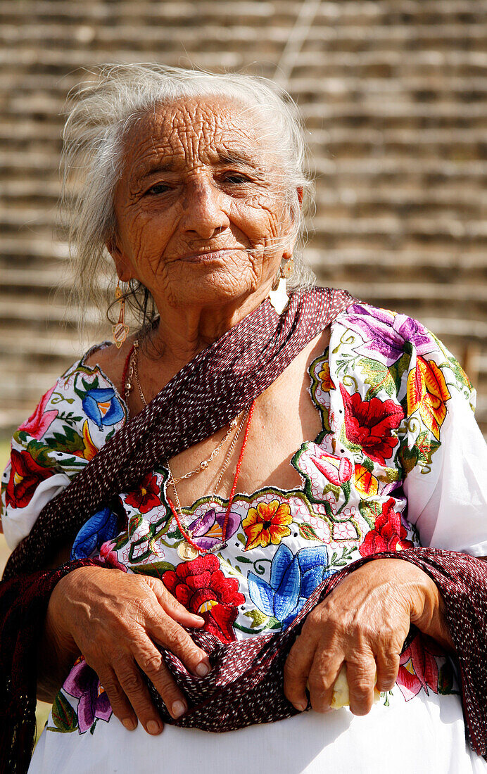 Potrait of an elderly woman of Mayan descendant, Chichen Itza, Yucatan, Mexico, Central America