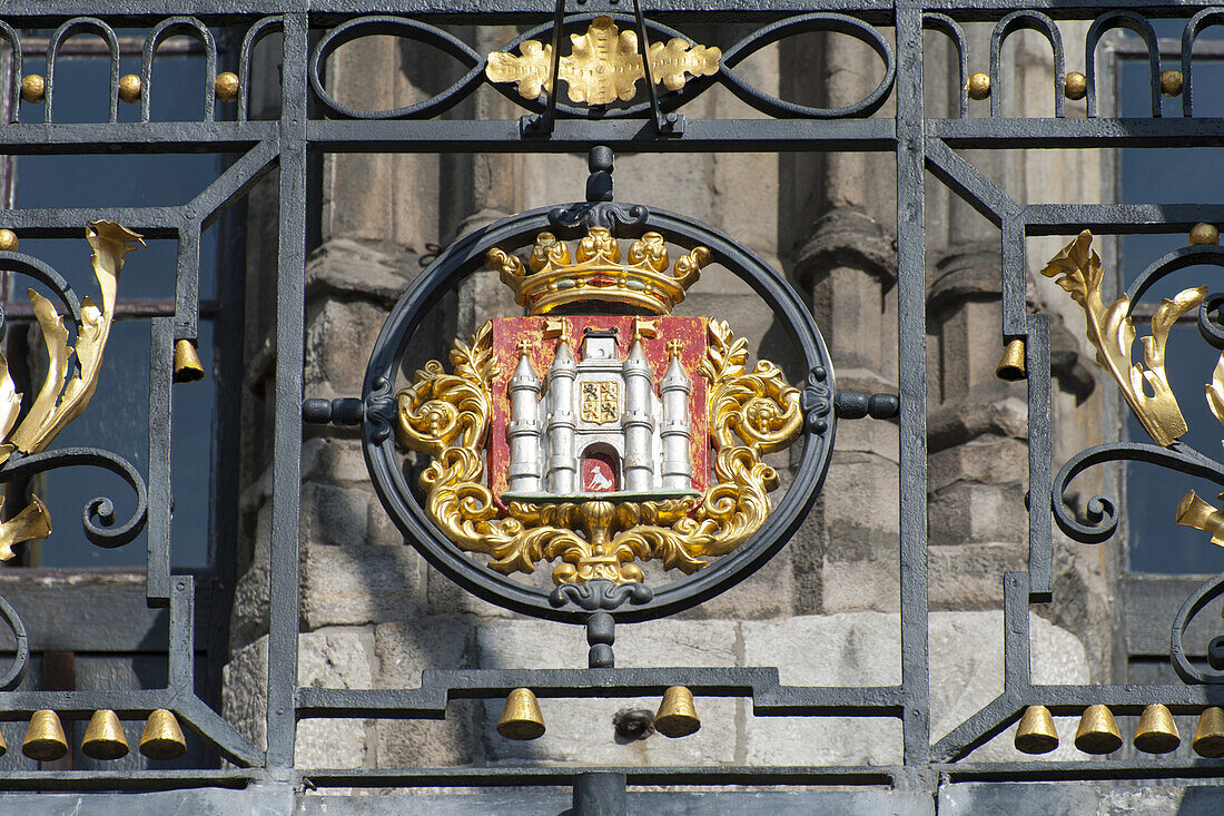 Wappen von Mons, Rathaus, Grand Place, Mons, Hennegau, Wallonie, Belgien, Europa