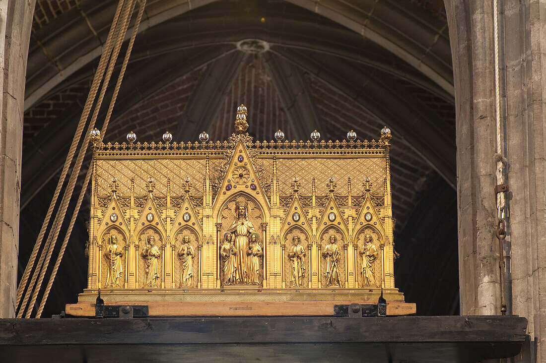 Golden shrine, interior of abbey church Saint Waltrude, Sainte-Waudru, Mons, Hennegau, Wallonie, Belgium, Europe