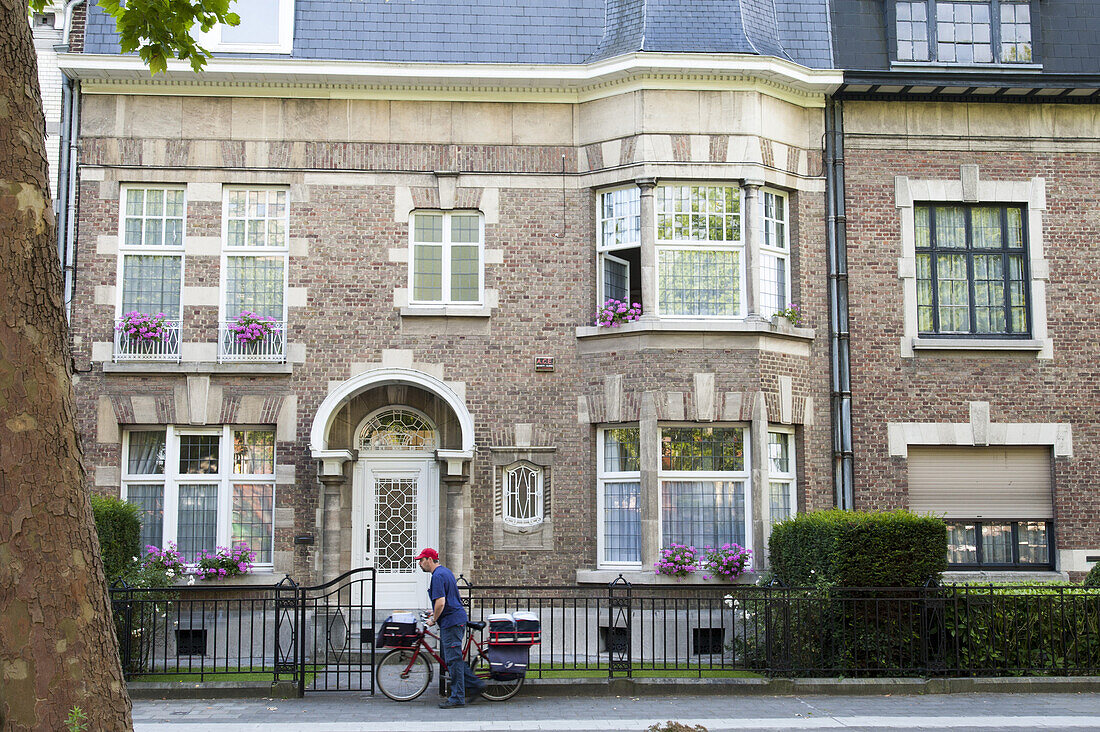 Houses on Bld. Dolez, Mons, Hennegau, Wallonie, Belgium, Europe
