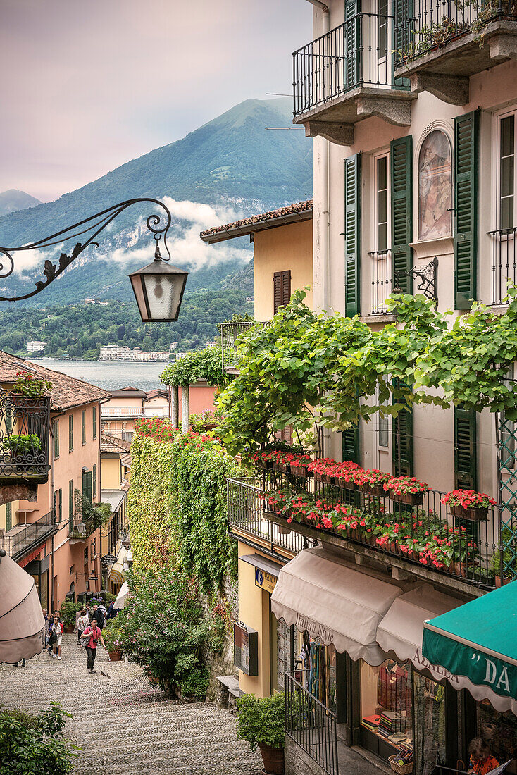 Narrow streets in the old town of Bellagio, Lake Como, Lombardy, Italy, Europe
