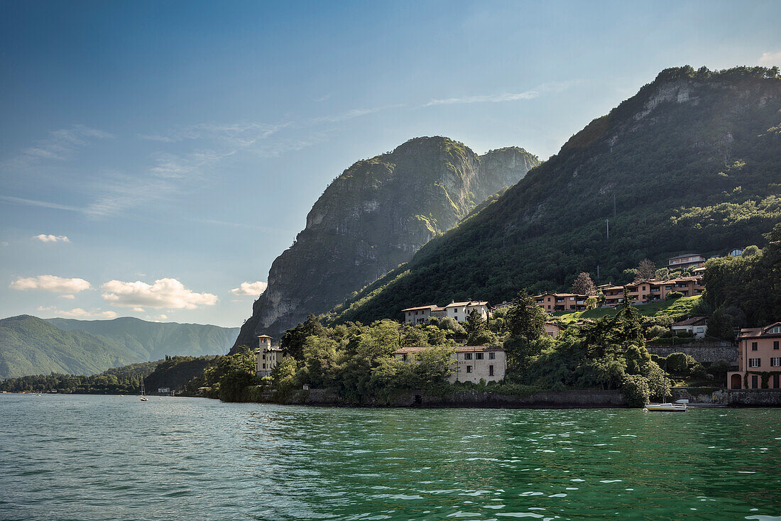 Blick auf Ufer von Menaggio, Comer See, Lago di Como, Lombardei, Italien, Europa