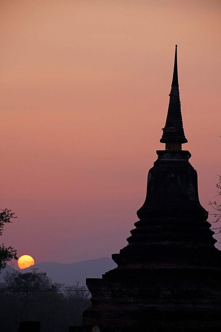 Wat Mahatat, Sukhothai Historical Park, UNESCO World Heritage Site, Sukhothai, Thailand, Southeast Asia, Asia