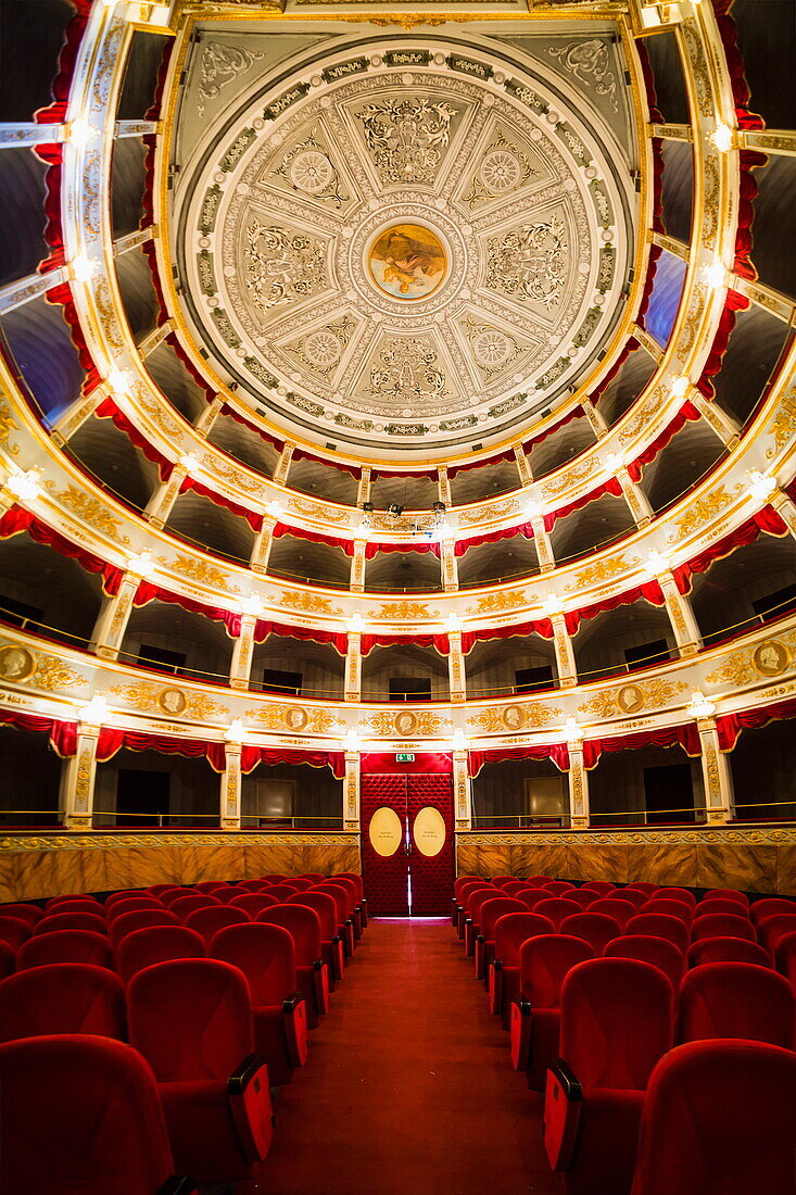 Interior of Noto Theatre (Teatro Comunale Vittorio Emanuele) in Piazza XVI Maggio, Noto, Val di Noto, Sicily, Italy, Europe