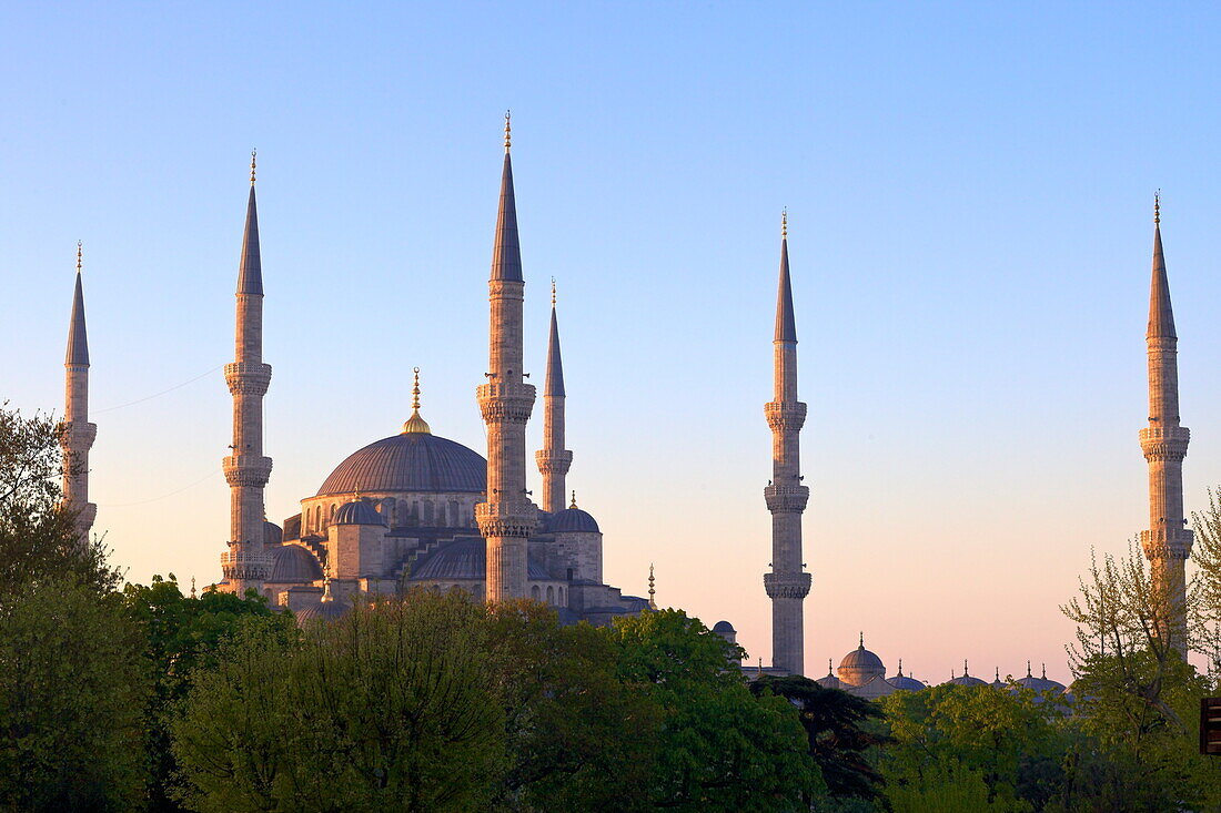 Blue Mosque (Sultan Ahmet Camii), UNESCO World Heritage Site, Istanbul, Turkey, Europe