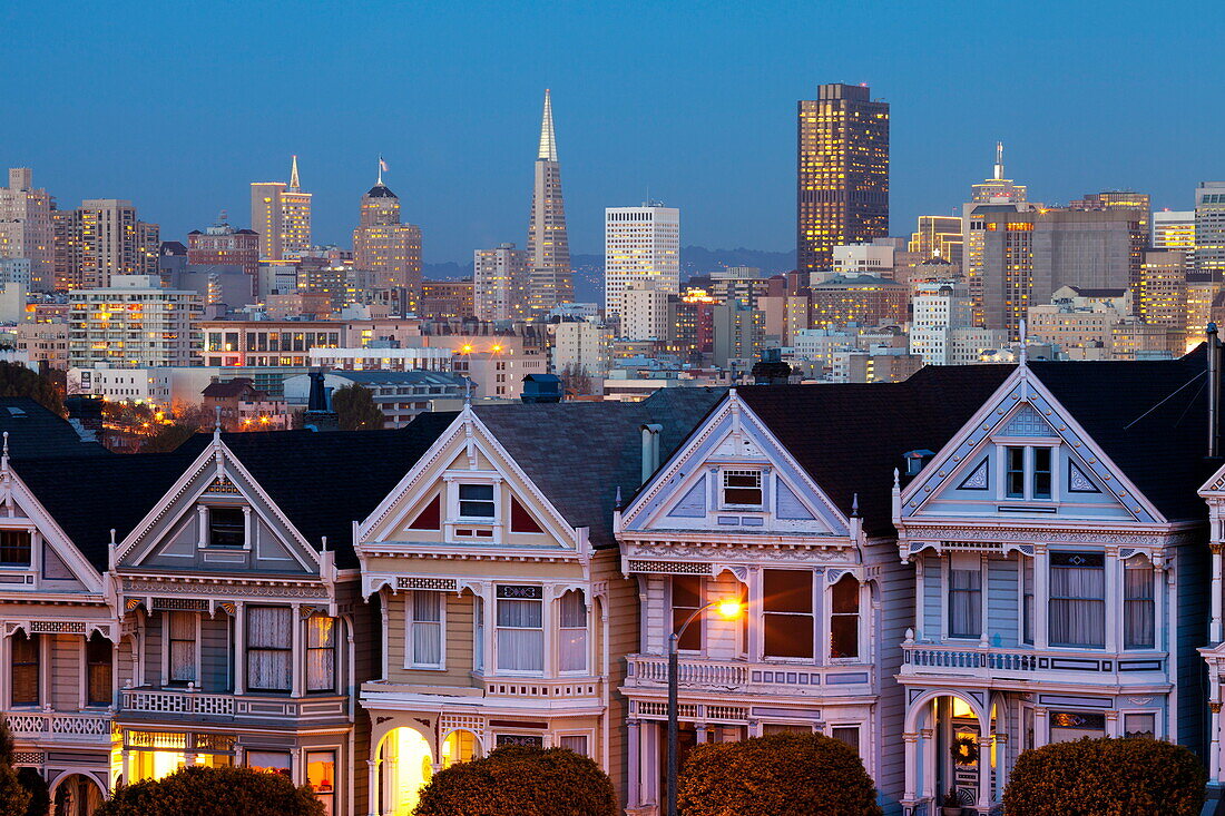 Victorian houses (Painted Ladies) and Financial District,  Alamo Square, San Francisco, California, United States of America, North America
