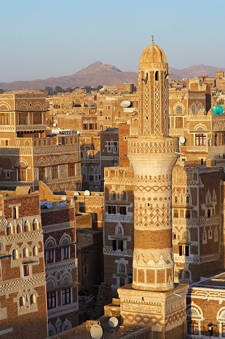 Elevated view of the Old City of Sanaa, UNESCO World Heritage Site, Yemen, Middle East