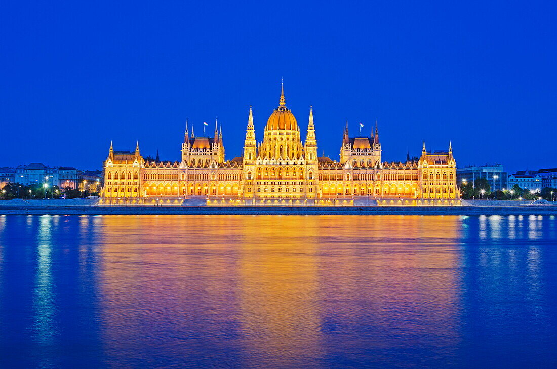 Hungarian Parliament Building, Banks of the Danube, UNESCO World Heritage Site, Budapest, Hungary, Europe