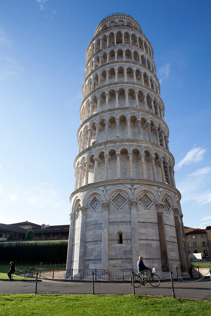 The Leaning Tower of Pisa, UNESCO World Heritage Site, Pisa, Tuscany, Italy, Europe