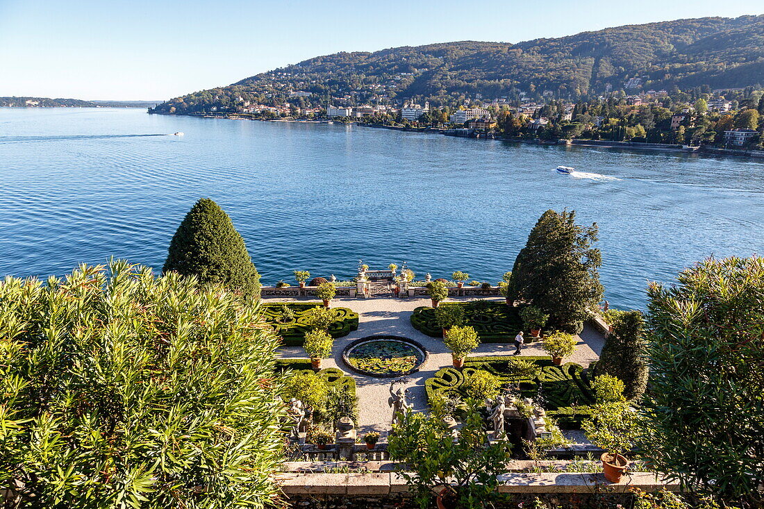 The Borromeo's Palace and gardens on Isola Bella, Borromean Islands, Lake Maggiore, Italian Lakes, Piedmont, Italy, Europe