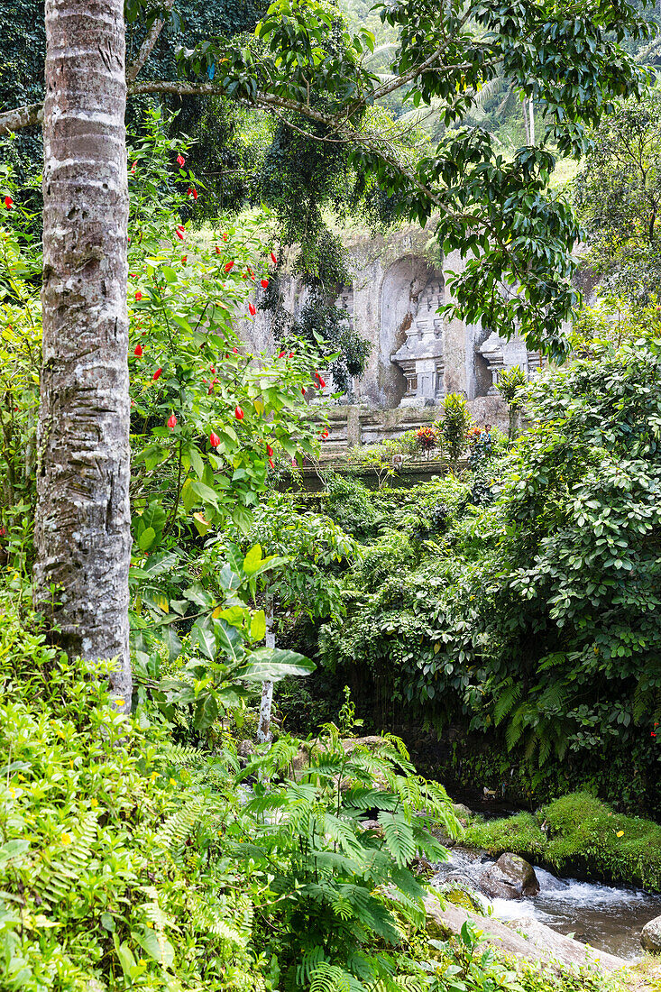 Heiligtum Pura Gunung Kawi am Pakrisan Fluss, Tampaksiring, bei Ubud, Bali, Indonesien