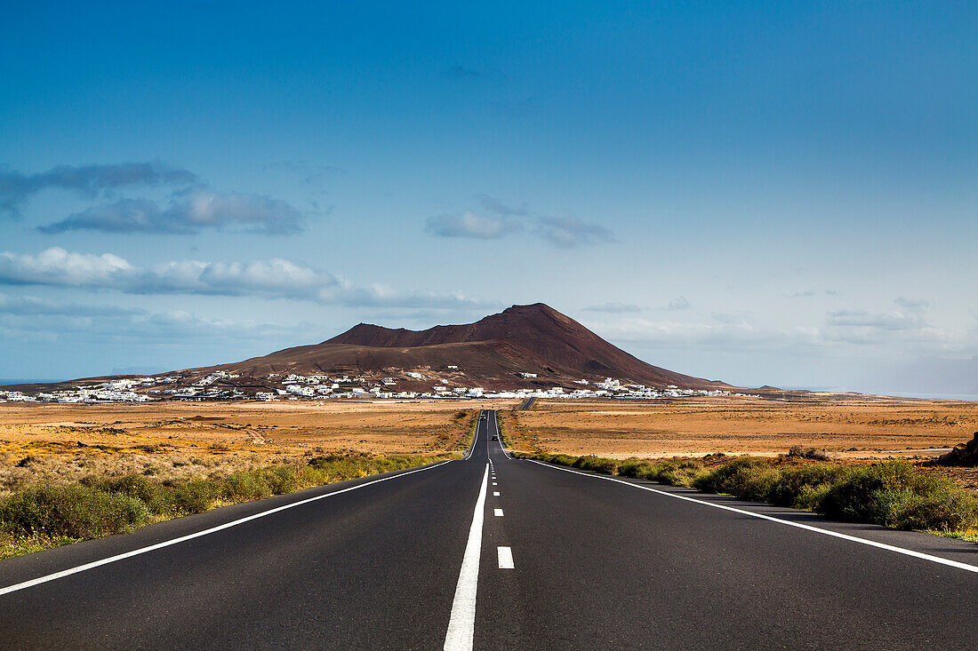 Village of Soo in front of Caldera Trasera, Lanzarote, Canary Islands, Spain