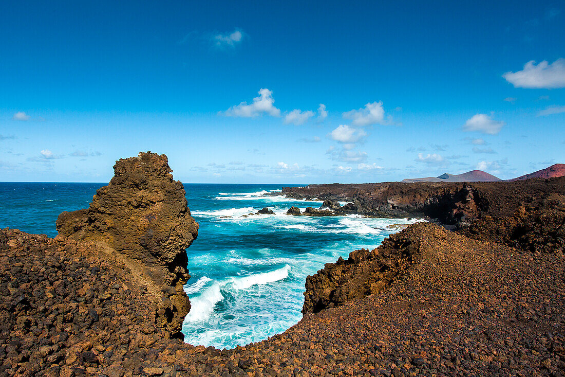 Klippen an der Lavaküste bei Los Hervideros,  Lanzarote, Kanarische Inseln, Spanien