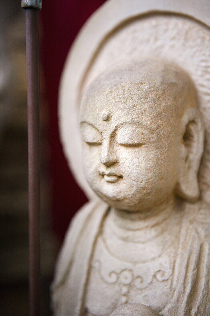Jizo bodhisattva statue