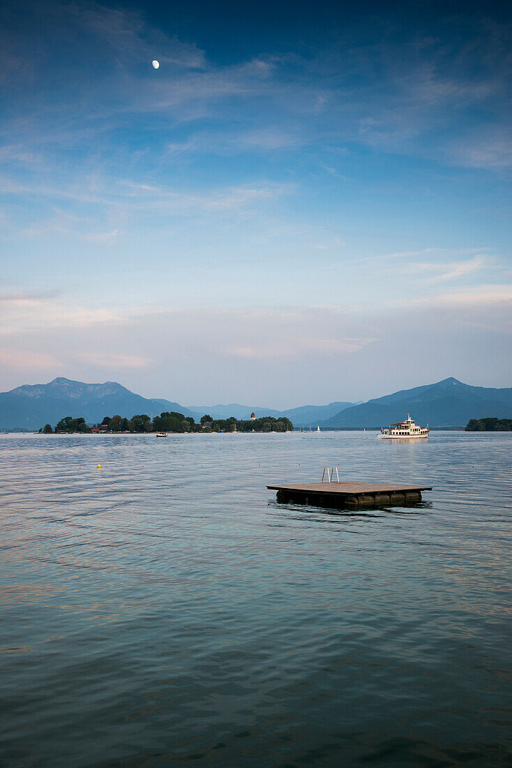 Evening mood near Gstadt, Chiemsee, Chiemgau, Upper Bavaria, Bavaria, Germany