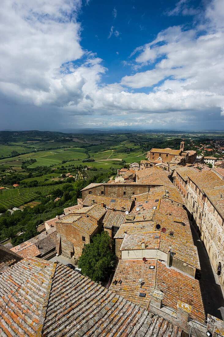 Blick über den Dächern, Montepulciano, Provinz Siena, Toskana, Italien