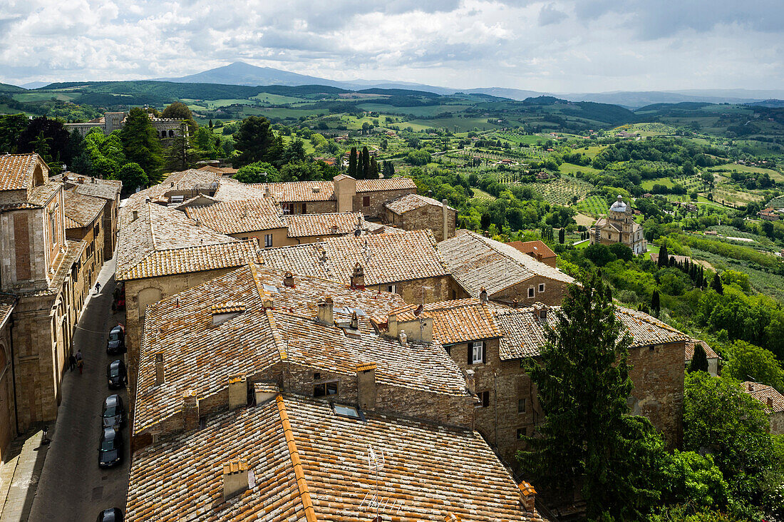 Blick über den Dächern, Montepulciano, Provinz Siena, Toskana, Italien