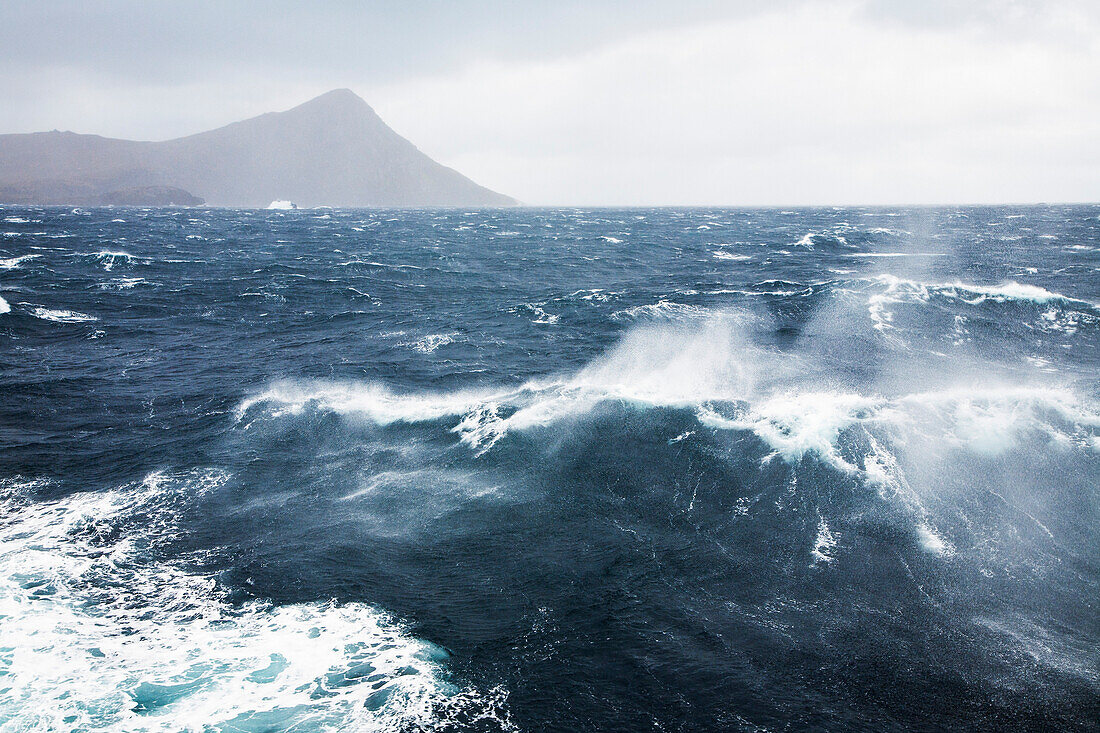 Stürmisches Meer vor Kap Hoorn, Kap Hoorn Nationalpark, Insel Hoorn, Feuerland Chile, Südamerika