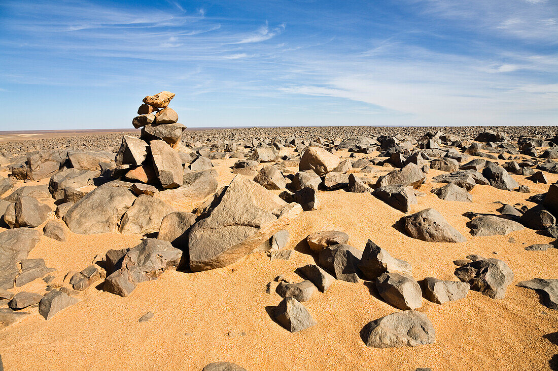 Steinwüste, Schwarze Wüste, Libyen, Afrika