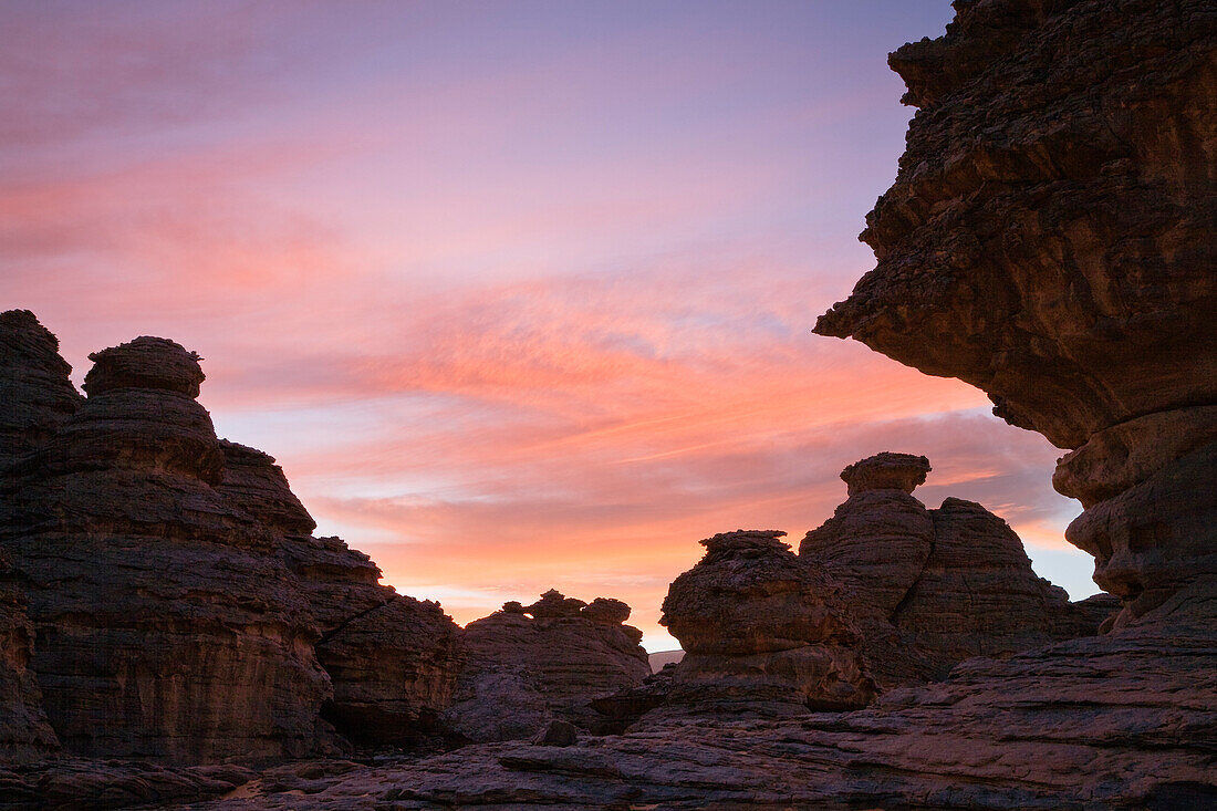 Felsformationen in der libyschen Wüste, Wadi Awis, Akakus Gebirge, Libyen, Afrika